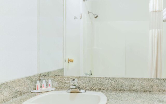 Howard Johnson Inn Enderby