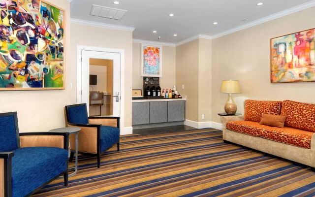 Best Western Plus Palm Court Hotel