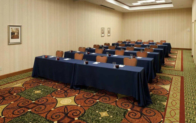 Hilton Garden Inn Lake Forest Mettawa