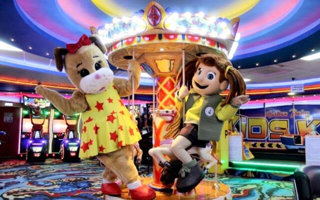 Golden Palm Getaway's PG143