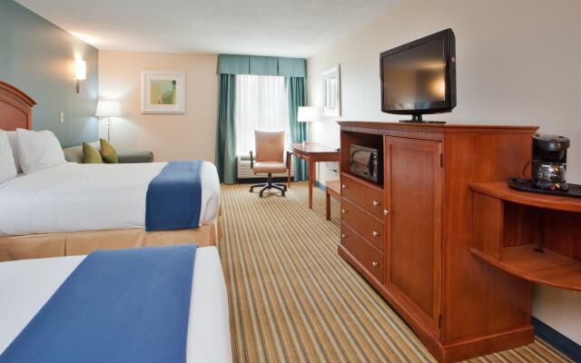 Holiday Inn Express Hotel & Suites Fredericksburg by IHG