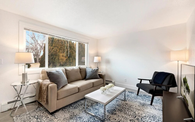 Comfortable Abode Near Historic Downtown