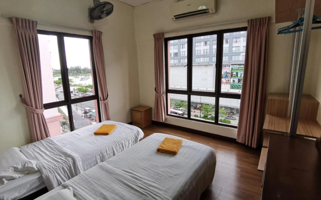 KK 5 Bedrooms Penthouse 3 Bedrooms Apartment Marina Court Resort Condominium – Guest Rooms – Kota Kinabalu