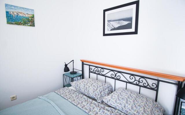 3 Bedroom Beach House with private sea access