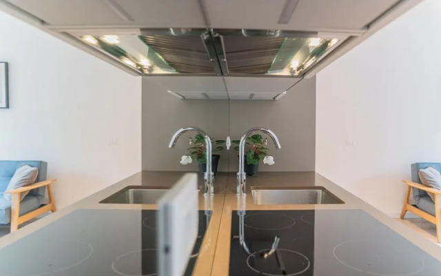 Your Private Harbour Nearby George Clooney by Rent all Como