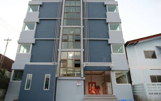 RoomQuest Suvarnabhumi Airport Lat Krabang 42/6