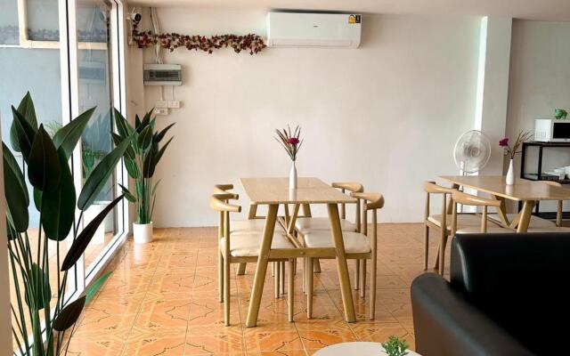 MONTANA Hotel & Hostel Phuket