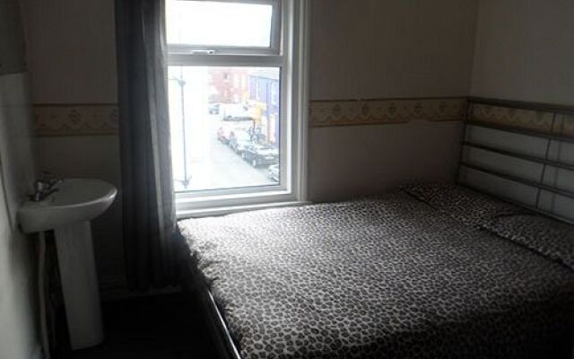 The Hangover Hotel - Hostel