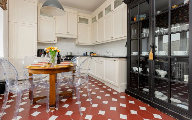 Warsaw Grójecka by Renters Prestige