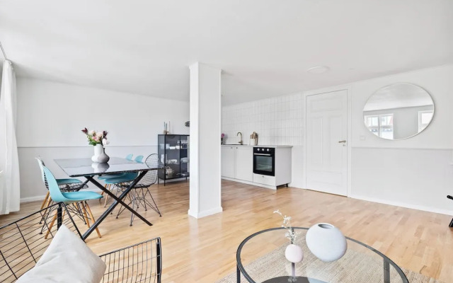 Downtown Baldursbrá Holiday Home