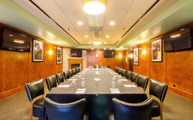 Holiday Inn Chicago North Shore by IHG