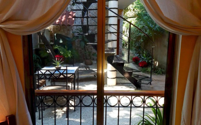 Casa Del Maya Bed & Breakfast