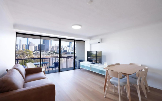 River Plaza Apartments