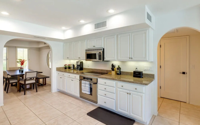 Fire Pit, Grill: Mtn-view Home in Paradise Valley