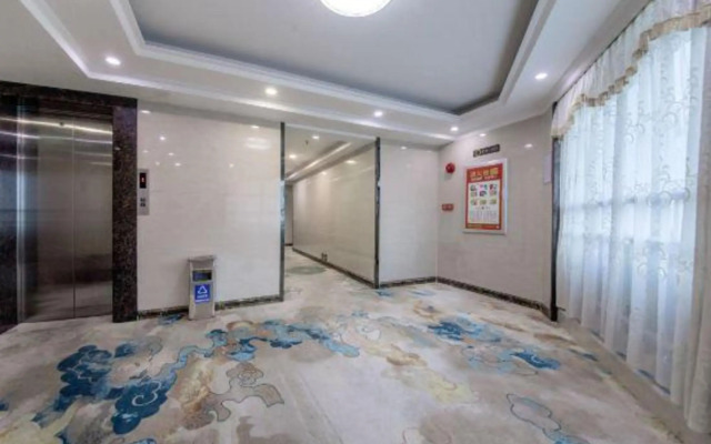 Yunhong Hotel (Guangzhou Railway Station Xicun Subway Station)