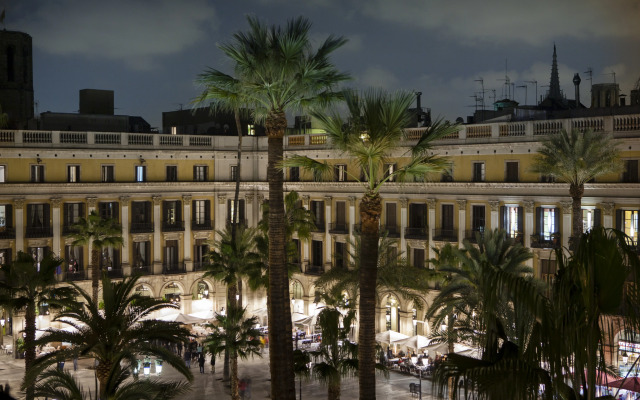 Las Ramblas Pasaje Bacardi Apartments