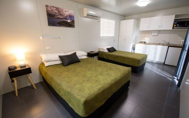 Discovery Resorts- Lake Argyle