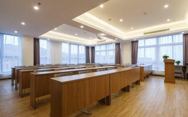 7 Days Premium (Chongqing Liangping People's Square Center)