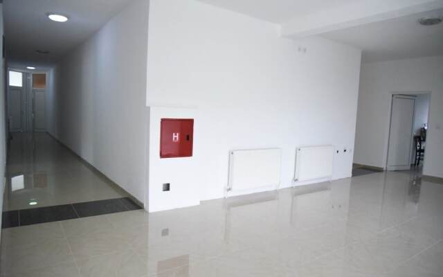 Hotel Emro