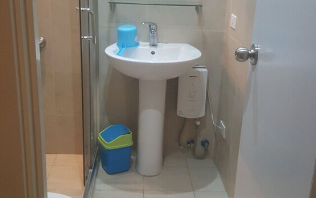Happy Suites at Knightsbridge Res Makati