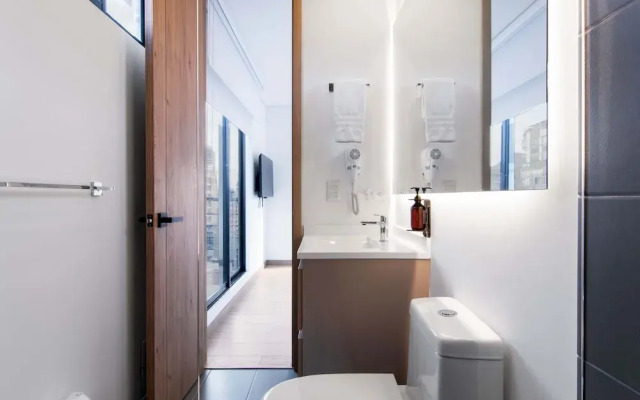 w Illustrious 2BR w Street View in Chapinero