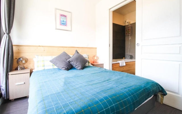 Penthouse 3-bedroom apartment, mountain views, large terrasse, piste access