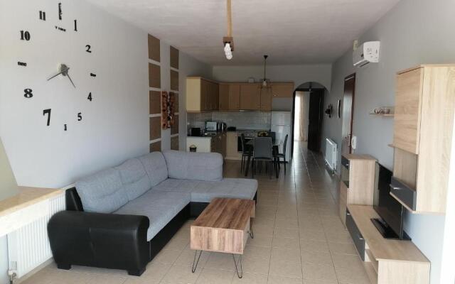 Dimitra Boutique Apartments 3