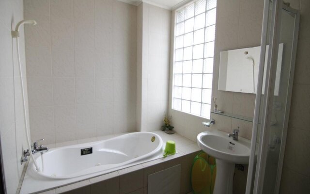 Clover 248 B&B