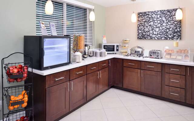 Best Western Plus La Mid Town Hotel