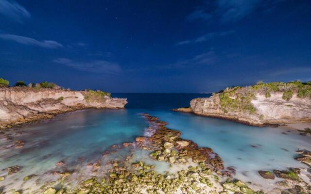 Blue Lagoon Avia Villas