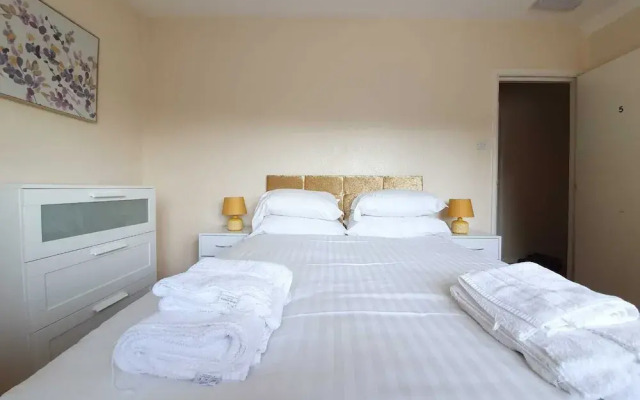 BookedUK - Serene Apartment in Roydon