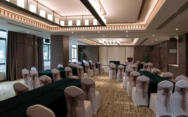Auden  International  Hotel