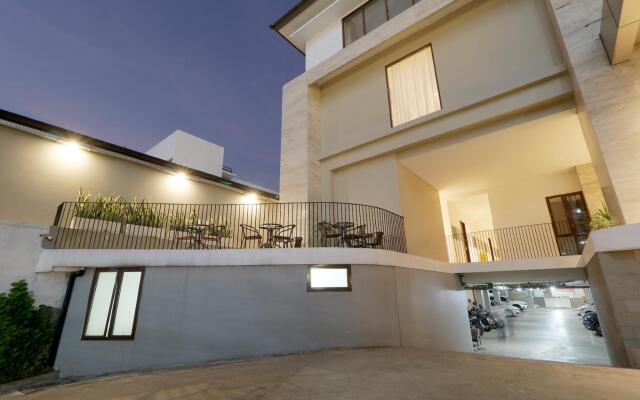 Plaza 54 Residence (Vaccinated Staff)