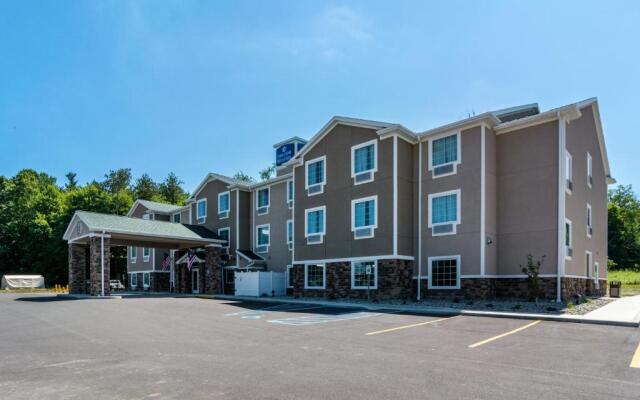 Cobblestone Hotel & Suites - Greenville