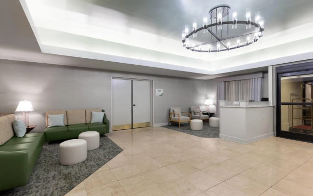 Wingate by Wyndham Greensboro/Coliseum
