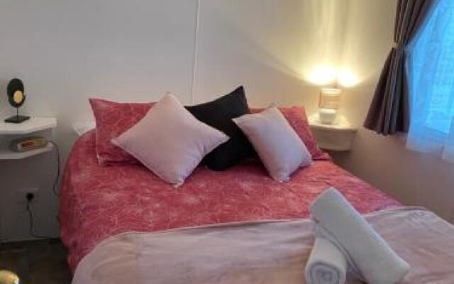 Rocks Retreat Cabin - Seal