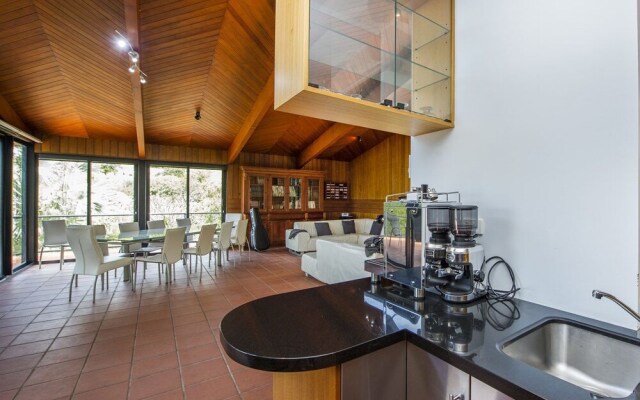 The Beach House At Arthur Bay