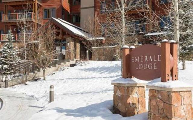 5208 Emerald Lodge, Trappeur's Crossing