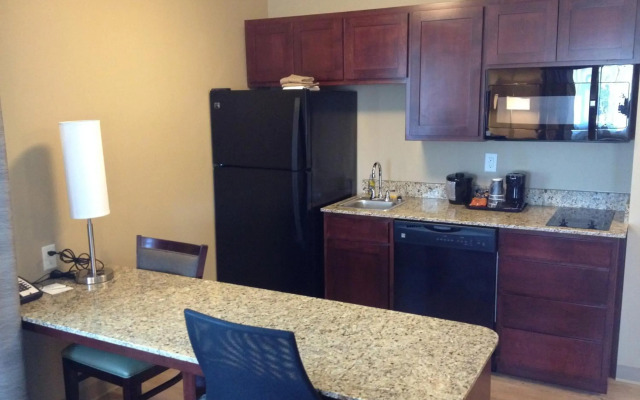 GrandStay Hotel & Suites