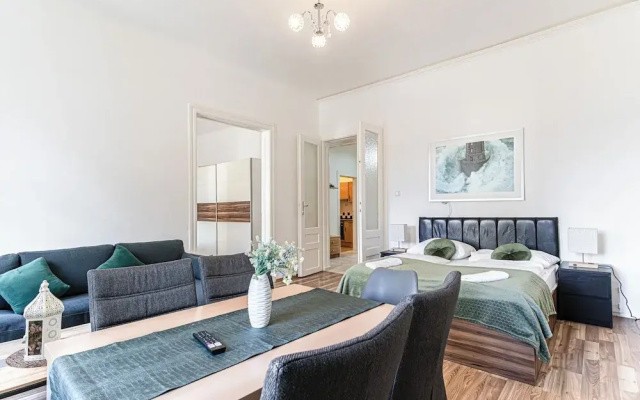 Cozy Longstay Room in a Central Location