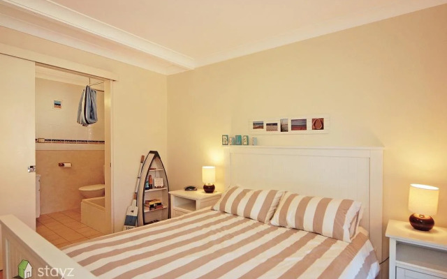 Hayes Beach House, Jervis Bay - Pet Friendly Award Winner - Fireplace