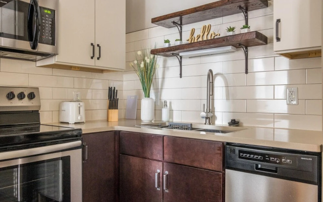 FRONTDESK 50 4th Ave Apts North Loop Warehouse District