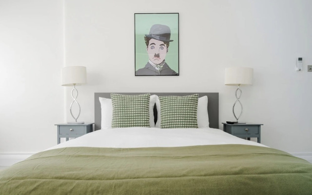 Luxury Oasis in South Kensington WITH AC