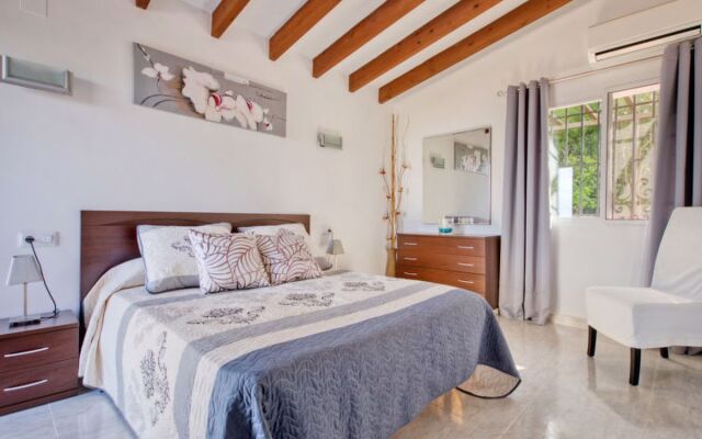 House Isabel Falcone