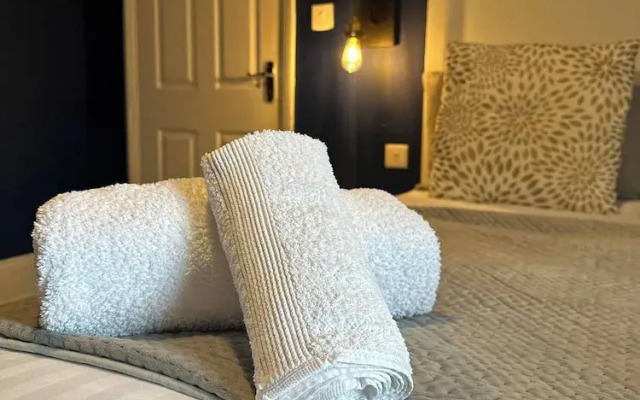 Bright Open-plan Apartment in Welling, South East London