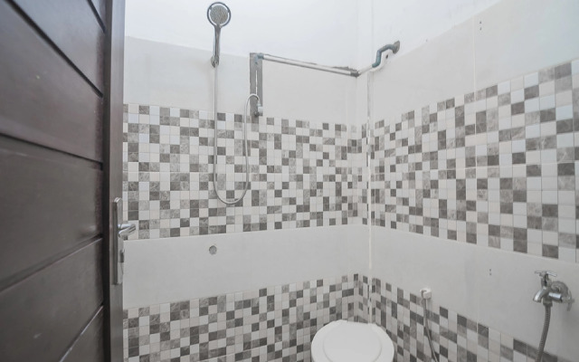 RedDoorz near Living Plaza Balikpapan 2