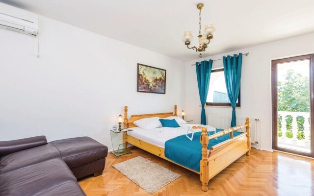 Amazing Home in Matulji With Wifi and 8 Bedrooms