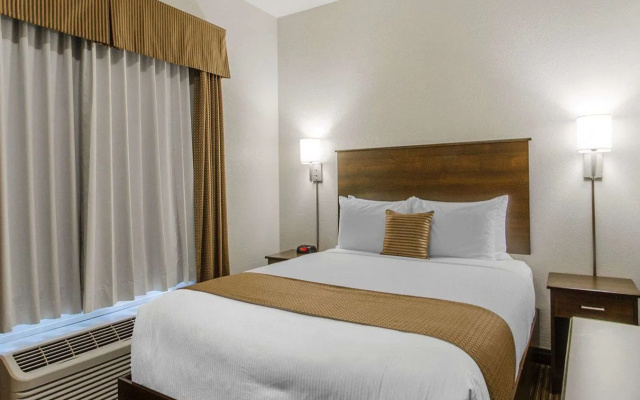 Suburban Extended Stay Hotel Estevan