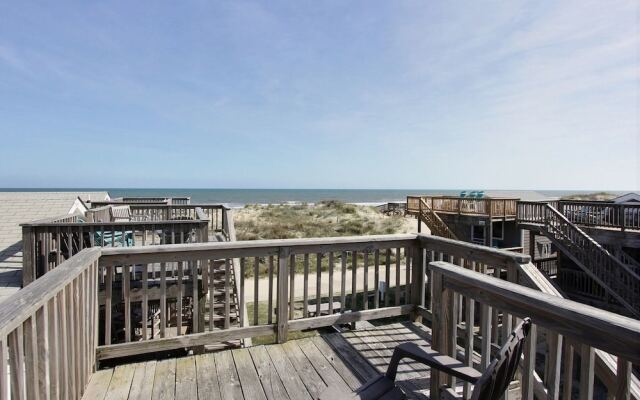 26 Salty Dogs Studio Bedroom Condo by RedAwning