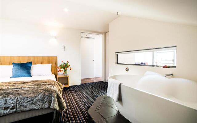 Salamanca Wharf Hotel